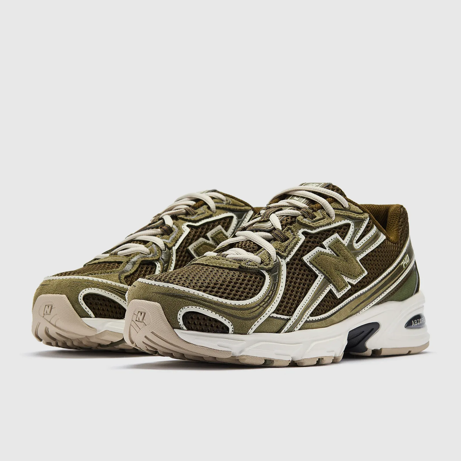 New Balance 740