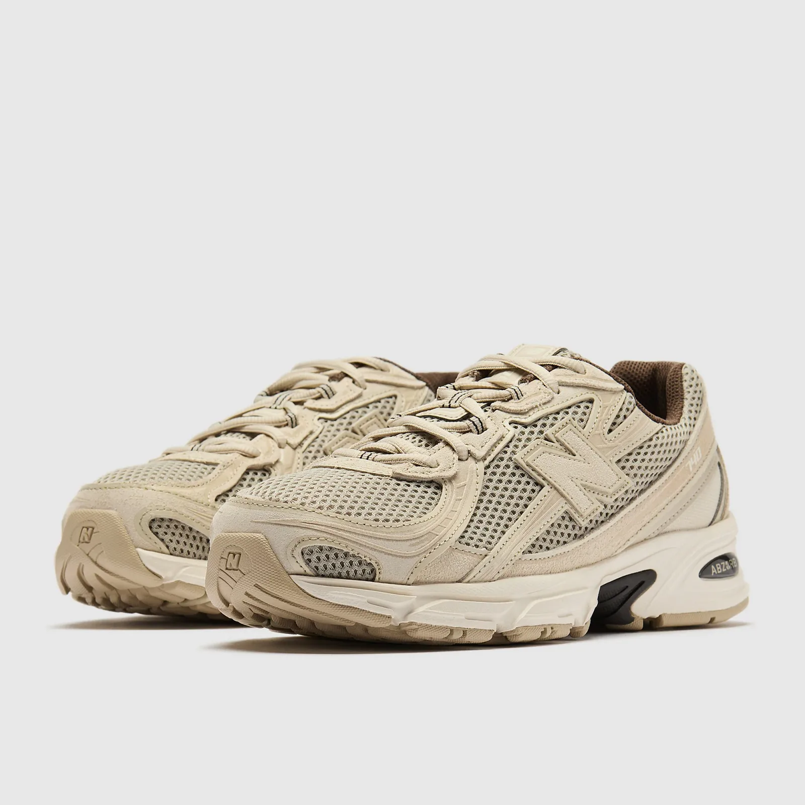 New Balance 740