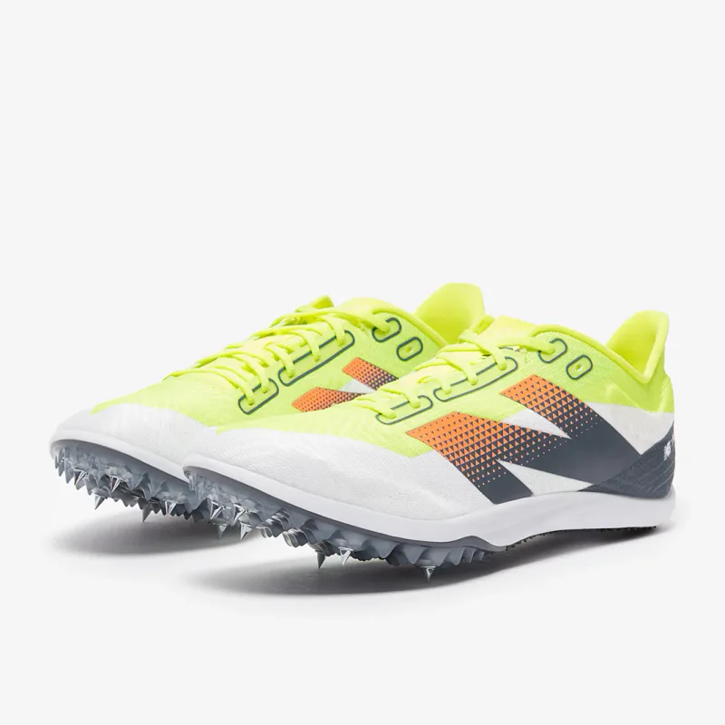 New Balance FuelCell MD500 v9